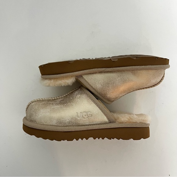 UGG Kids' Keegan Metallic UGGplush Faux Fur Lined Slipper - New In Box - Picture 12 of 16